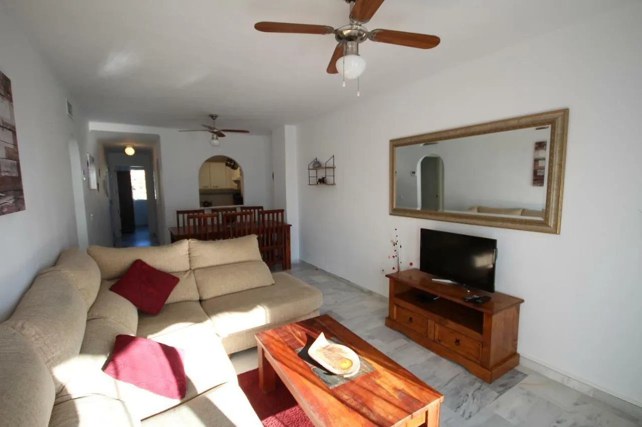 3 Bed Apartment Sleeps 6 In לה קאלה דה מיחאס