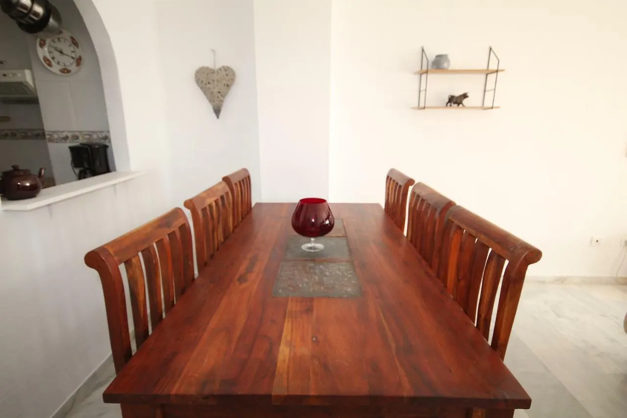 3 Bed Apartment Sleeps 6 In לה קאלה דה מיחאס