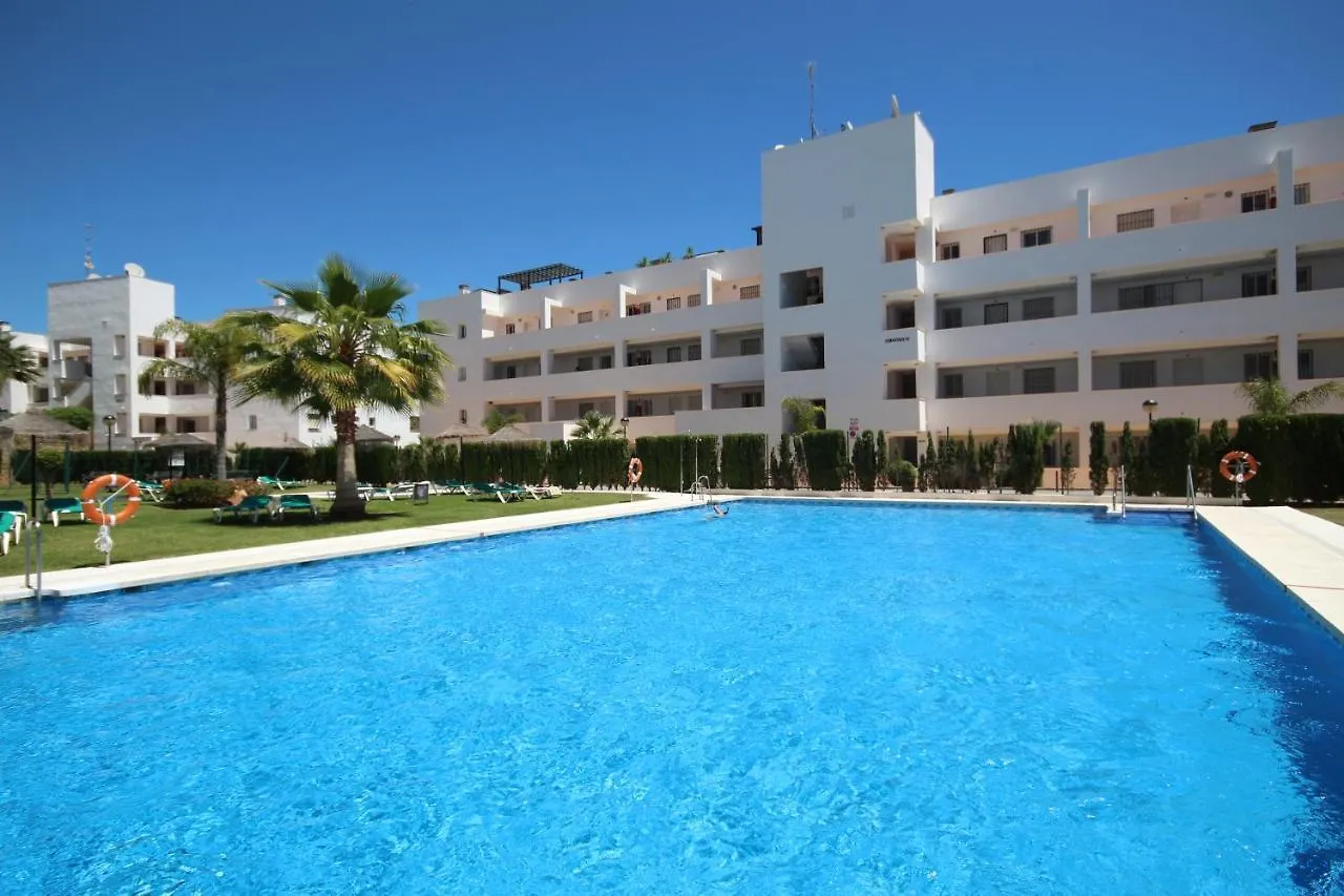 3 Bed Apartment Sleeps 6 In לה קאלה דה מיחאס